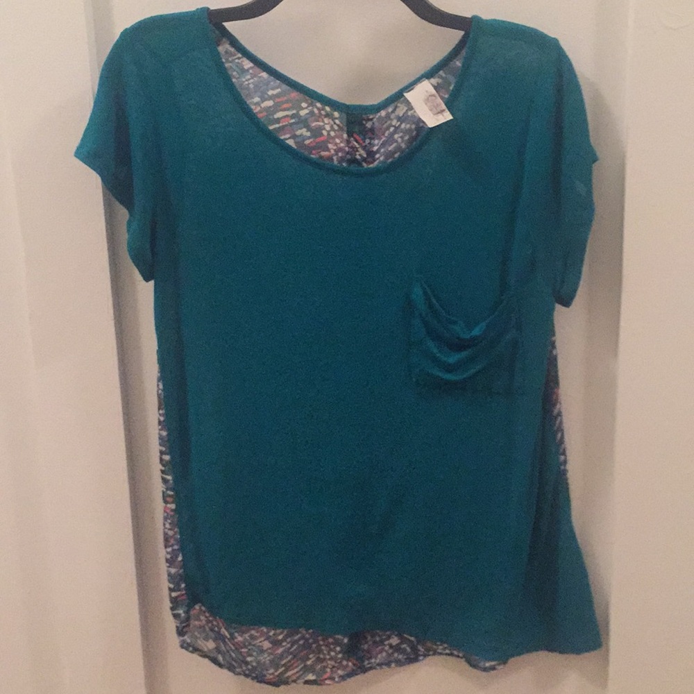 Short sleeve top